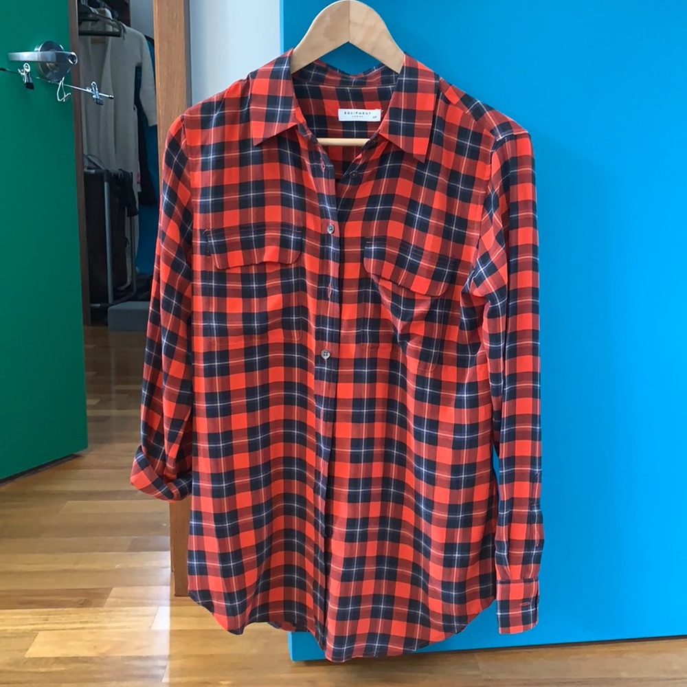 Equipment essential silk button up